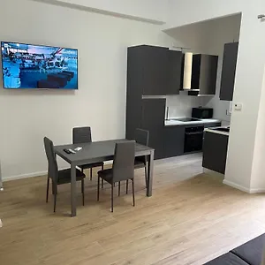 Appartement Ampio Bilocale Zona Navigli, Milan